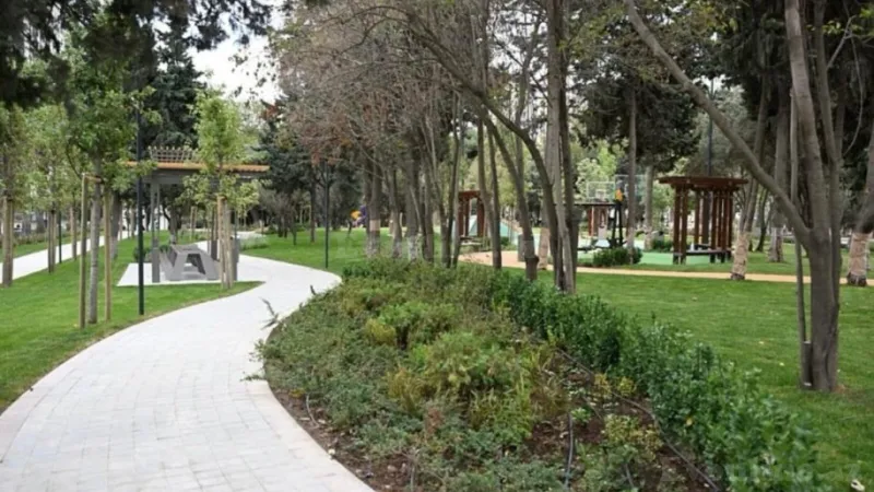 Kirayə verilir 3 otaqlı Mənzil Yeni tikili 157 m² Gənclik m. - şəkil 2