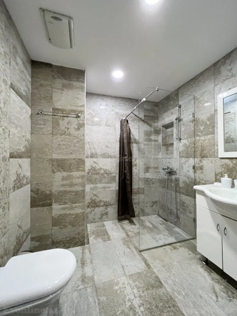 Kirayə verilir 4 otaqlı Mənzil Yeni tikili 220 m² Səbail r. - şəkil 16