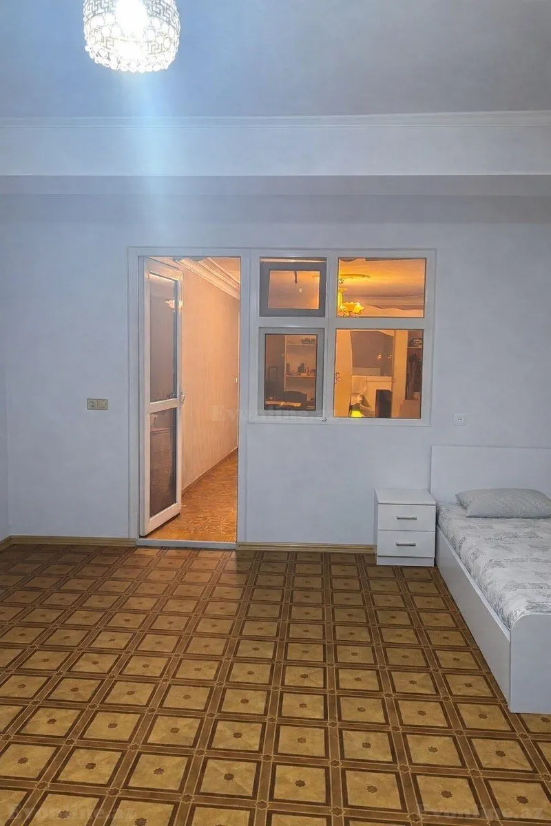 Satılır 7 otaqlı Mənzil Köhnə tikili 250 m² 28 May m. - şəkil 8