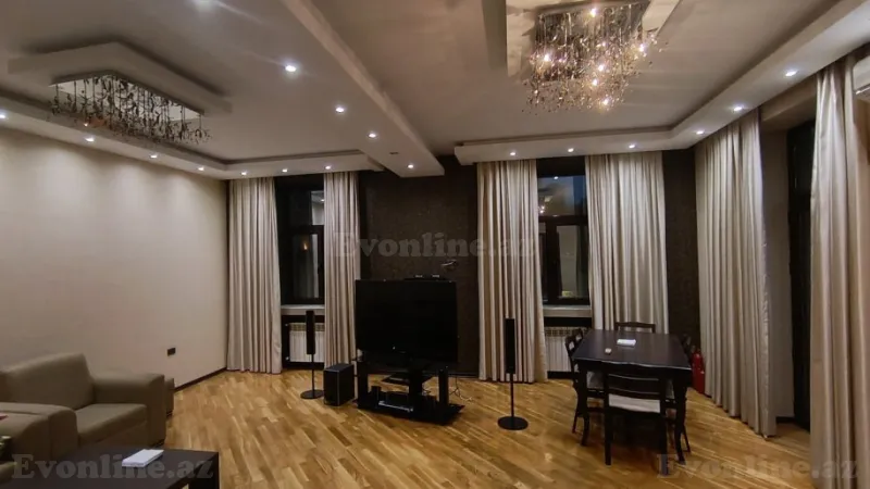 Satılır 3 otaqlı Mənzil Köhnə tikili 70 m² Sahil m. - şəkil 2