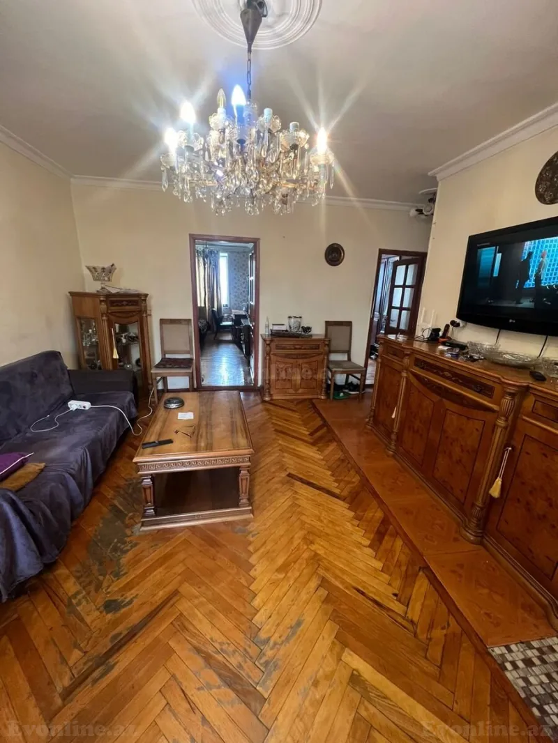 Satılır 3 otaqlı Mənzil Köhnə tikili 70 m² İçərişəhər m. - şəkil 2