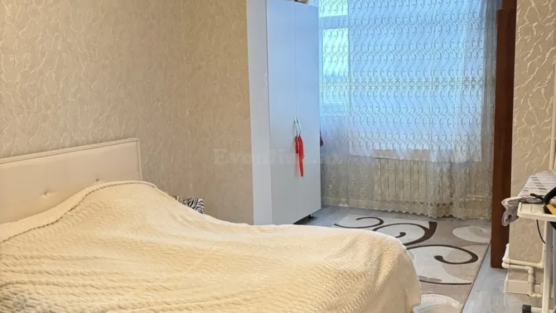 Satılır 2 otaqlı Mənzil Köhnə tikili 65 m² 7-ci mikrorayon - şəkil 2