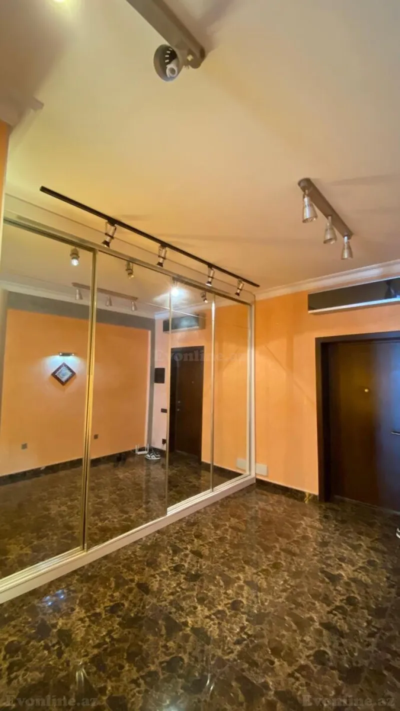 Kirayə verilir 4 otaqlı Mənzil Yeni tikili 230 m² Xətai m. - şəkil 15