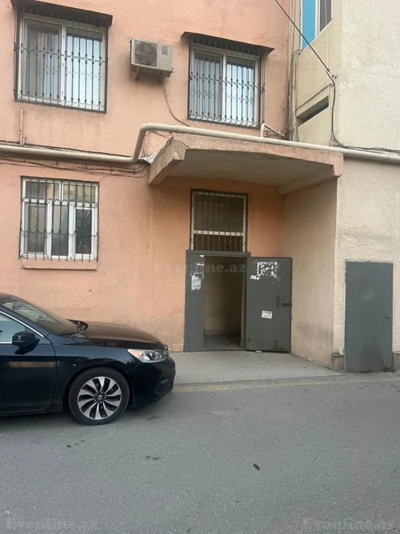 Satılır 5 otaqlı Mənzil Köhnə tikili 103 m² Suraxanı r.