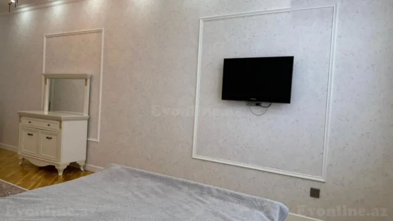 Kirayə verilir 3 otaqlı Mənzil Yeni tikili 160 m² Nərimanov r. - şəkil 6