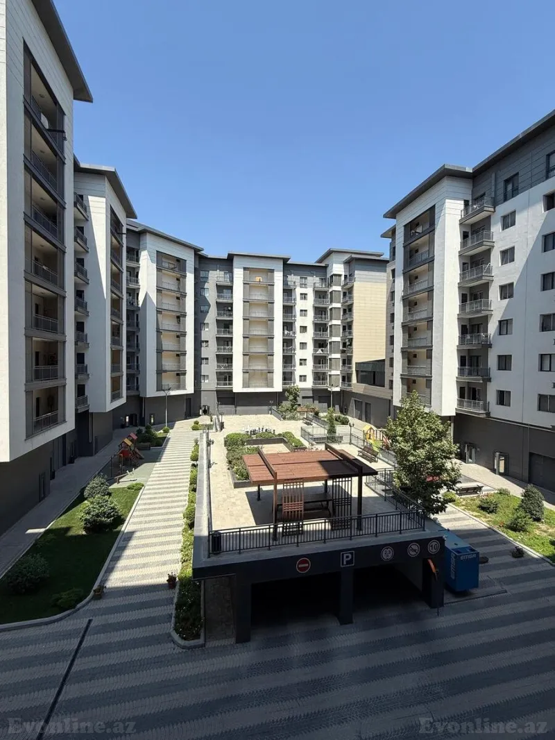 Kirayə verilir 3 otaqlı Mənzil Yeni tikili 135 m² Xətai r.