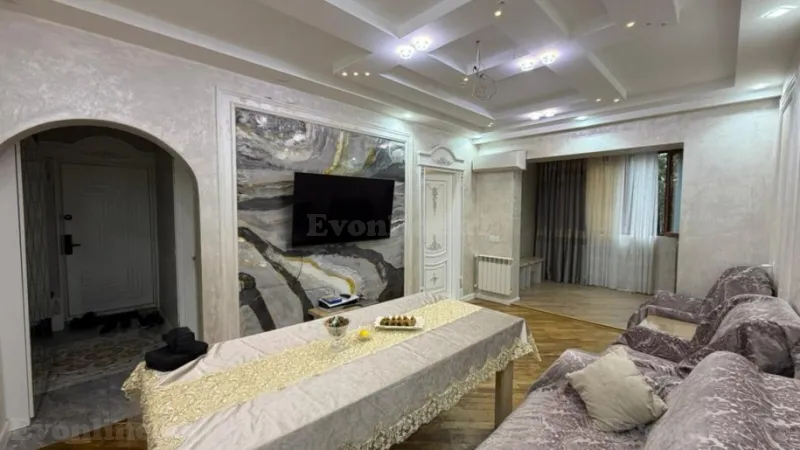 Satılır 2 otaqlı Mənzil Köhnə tikili 55 m² 8-ci kilometr