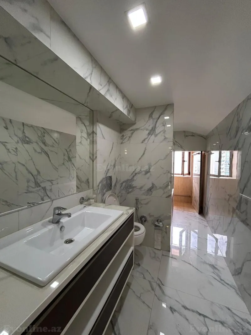 Satılır 6 otaqlı Mənzil Yeni tikili 275 m² 28 May m. - şəkil 25