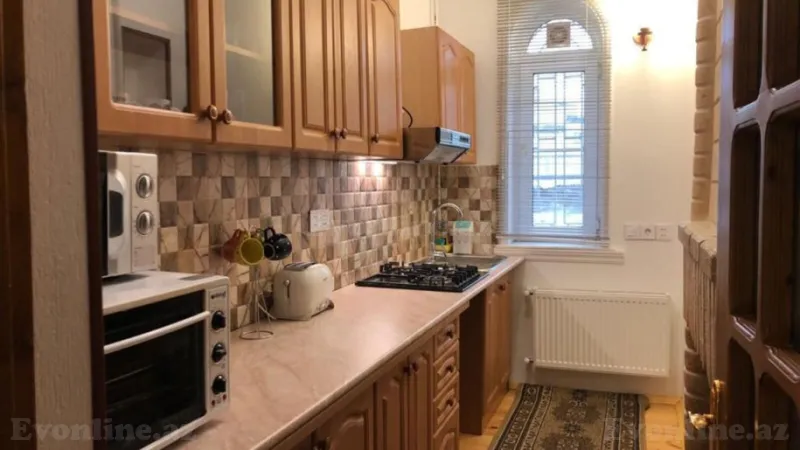 Kirayə verilir 3 otaqlı Mənzil Köhnə tikili 150 m² İçərişəhər m. - şəkil 6
