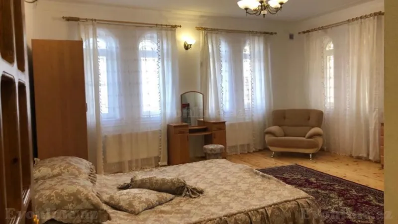 Kirayə verilir 3 otaqlı Mənzil Köhnə tikili 150 m² İçərişəhər m. - şəkil 9