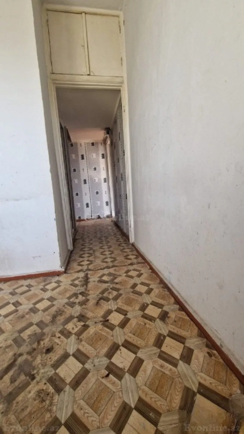 Satılır 2 otaqlı Mənzil Köhnə tikili 45 m² 8-ci mikrorayon - şəkil 2