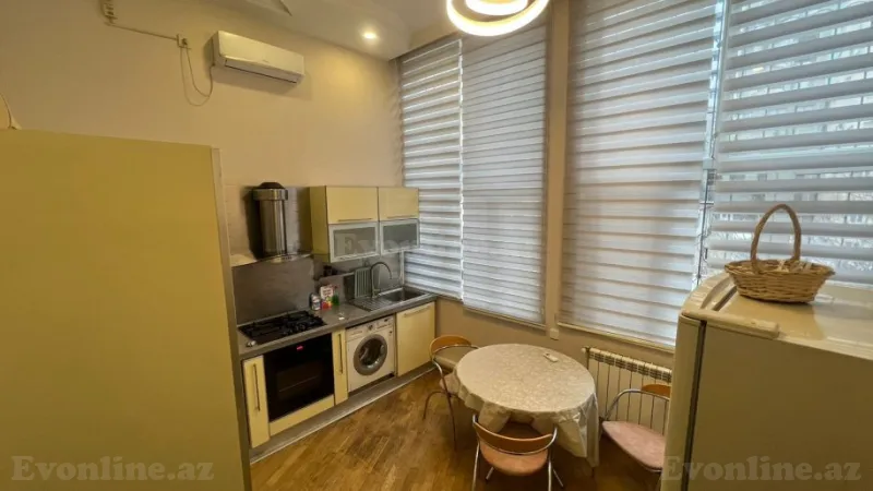 Kirayə verilir 4 otaqlı Mənzil Yeni tikili 175 m² 28 May m. - şəkil 19