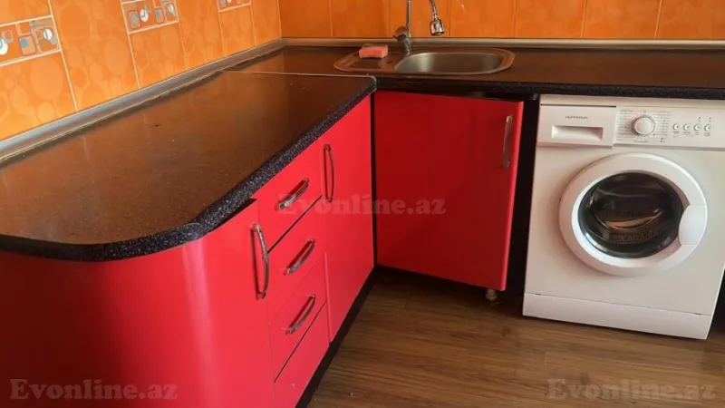 Kirayə verilir 3 otaqlı Mənzil Köhnə tikili 75 m² Həzi Aslanov