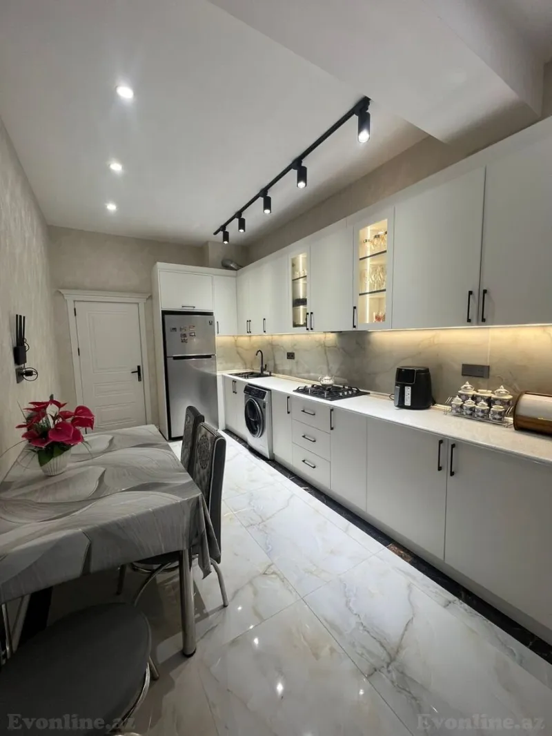 Satılır 2 otaqlı Mənzil Yeni tikili 90 m² Qara Qarayev m. - şəkil 5