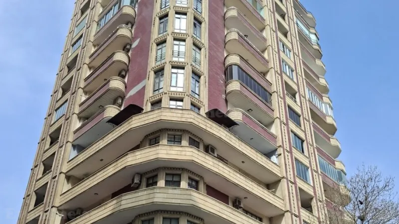 Satılır 2 otaqlı Mənzil Yeni tikili 115 m² 28 May m.