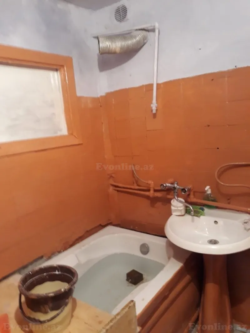 Satılır 3 otaqlı Mənzil Köhnə tikili 78 m² İnşaatçılar m. - şəkil 2