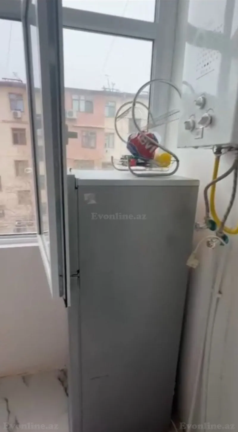 Kirayə verilir 2 otaqlı Mənzil Köhnə tikili 1 m² Memar Əcəmi m.