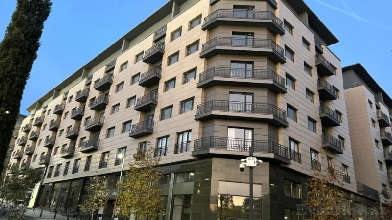 Satılır 4 otaqlı Mənzil Yeni tikili 202 m² Xətai r.