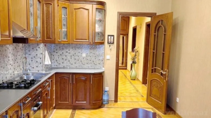 Kirayə verilir 3 otaqlı Mənzil Yeni tikili 140 m² Nərimanov r. - şəkil 19