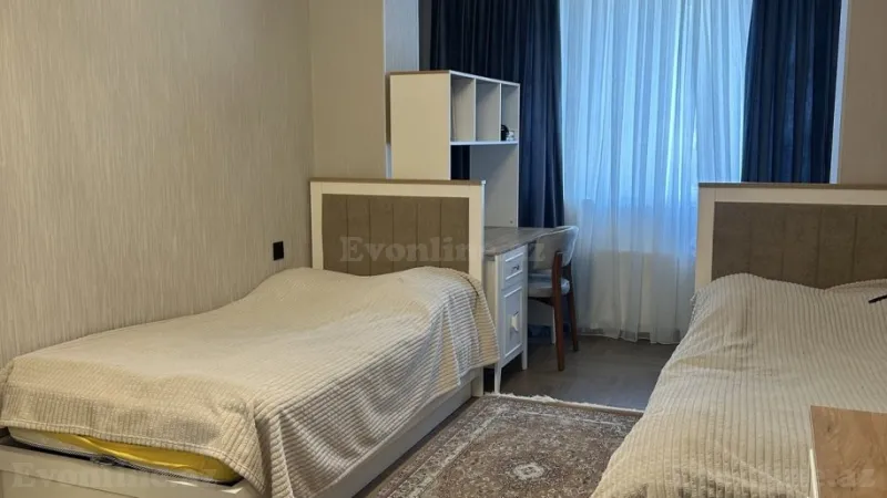 Bakı, Nizami r., Neftçilər m., 8-ci kilometrda 4 otaqlı mənzil satılır