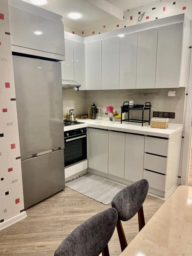 Kirayə verilir 3 otaqlı Mənzil Yeni tikili 130 m² Xətai m. - şəkil 14