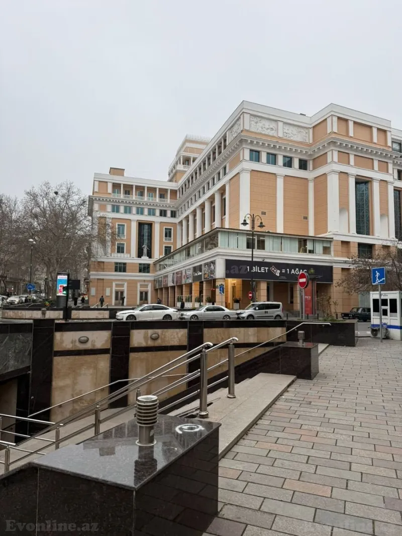 Satılır 3 otaqlı Mənzil Köhnə tikili 100 m² Sahil m. - şəkil 2