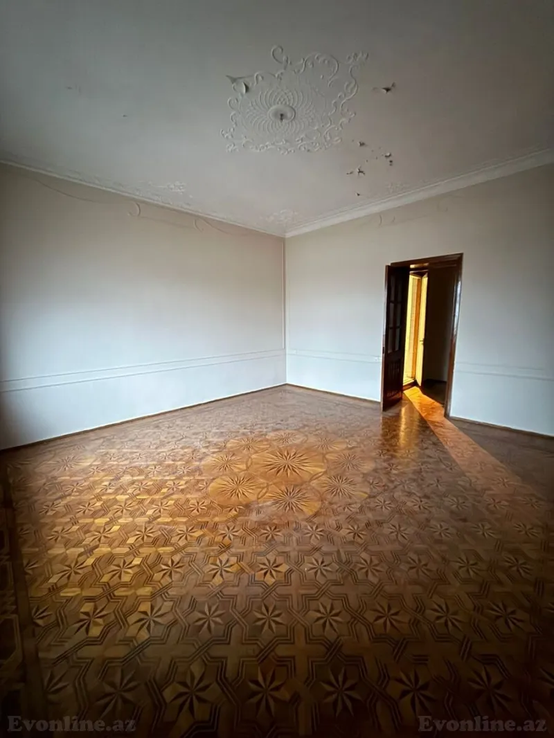 Satılır 3 otaqlı Mənzil Köhnə tikili 100 m² Sahil m. - şəkil 9