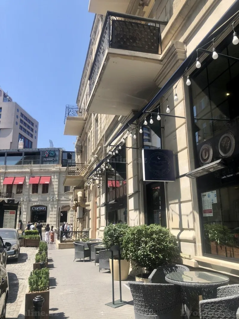 Satılır 3 otaqlı Mənzil Köhnə tikili 110 m² Sahil m. - şəkil 2