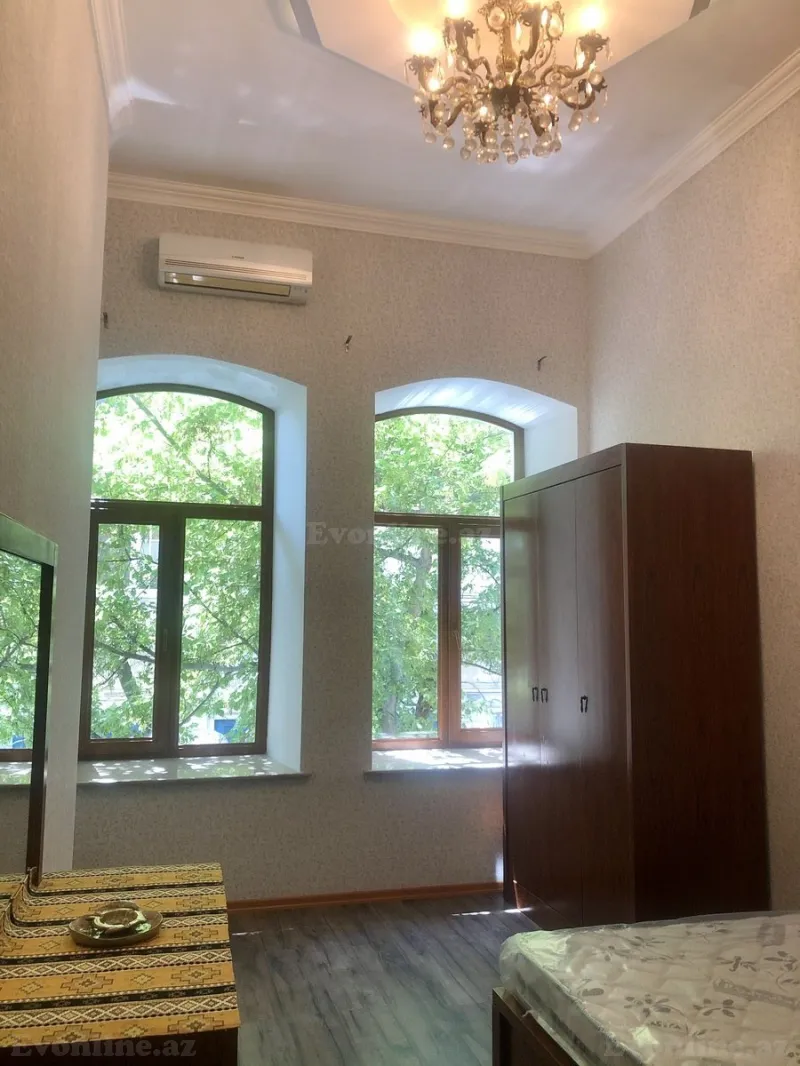 Satılır 3 otaqlı Mənzil Köhnə tikili 110 m² Sahil m. - şəkil 5