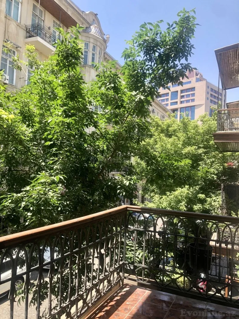 Satılır 3 otaqlı Mənzil Köhnə tikili 110 m² Sahil m. - şəkil 8