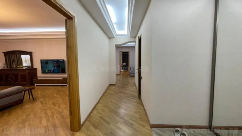 Satılır 3 otaqlı Mənzil Yeni tikili 168 m² 28 May m. - şəkil 11