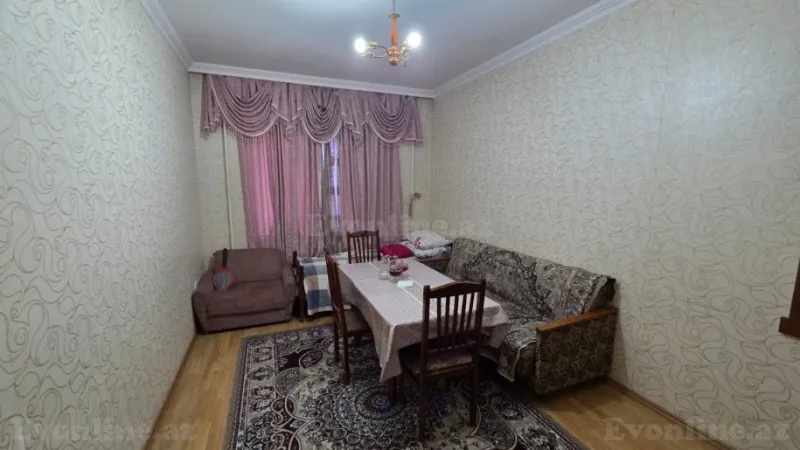 Satılır 2 otaqlı Mənzil Köhnə tikili 70 m² 7-ci mikrorayon