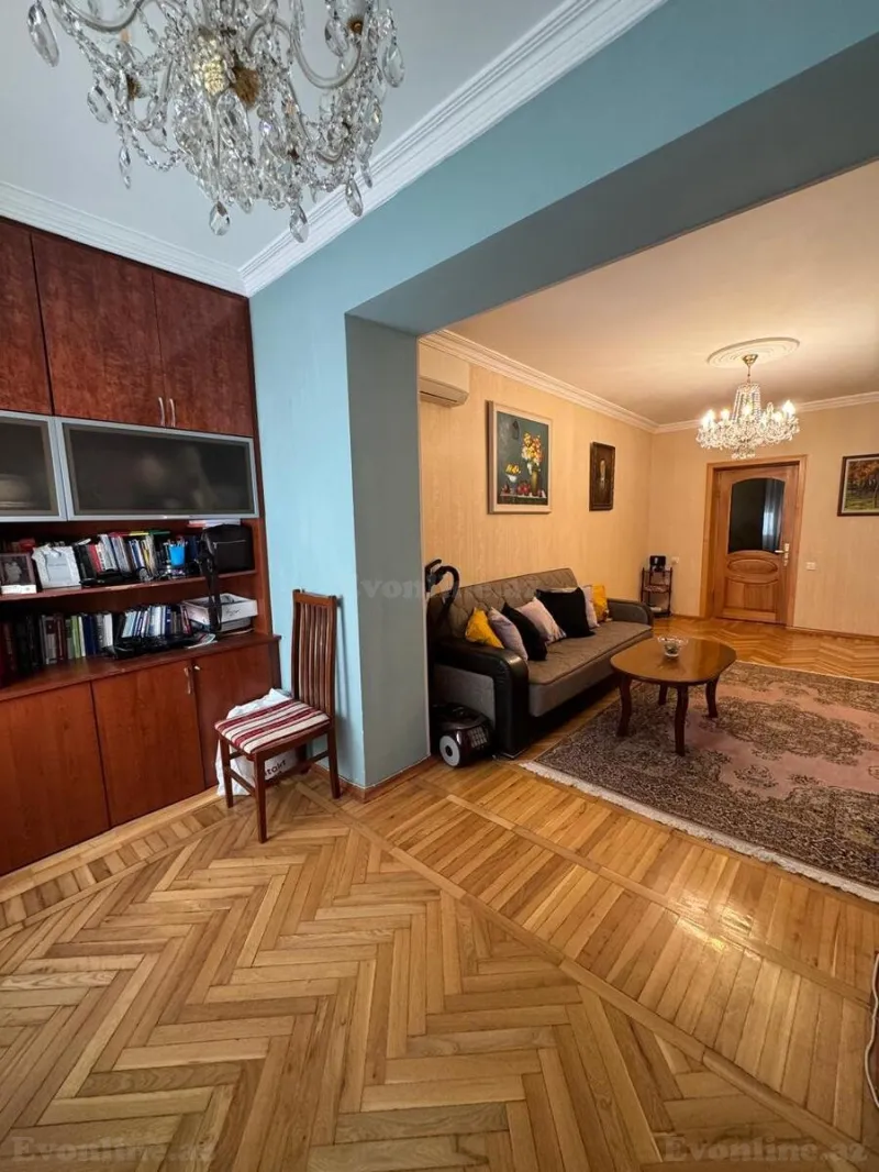 Satılır 4 otaqlı Mənzil Köhnə tikili 100 m² Yasamal - şəkil 13