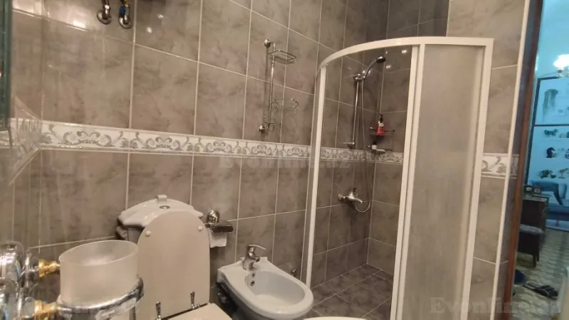 Kirayə verilir 2 otaqlı Mənzil Köhnə tikili 50 m² Nizami m. - şəkil 26