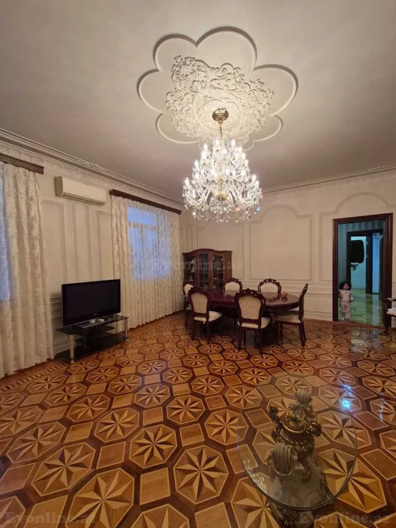 Satılır 5 otaqlı Mənzil Köhnə tikili 155 m² Nizami m. - şəkil 2