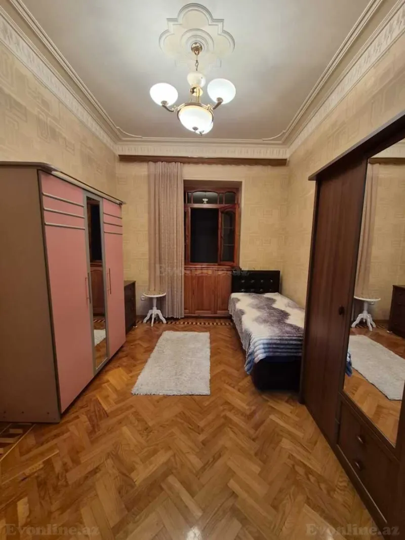 Satılır 5 otaqlı Mənzil Köhnə tikili 155 m² Nizami m. - şəkil 4