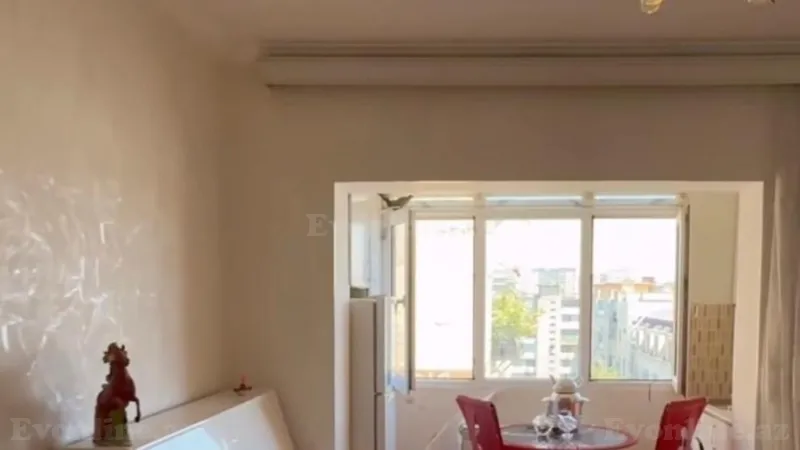 Satılır 2 otaqlı Mənzil Köhnə tikili 42 m² 8-ci mikrorayon
