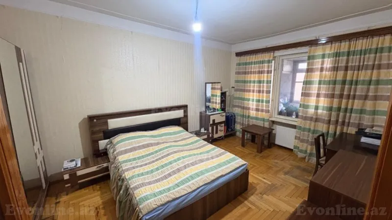 Satılır 3 otaqlı Mənzil Köhnə tikili 80 m² Xalqlar Dostluğu m.