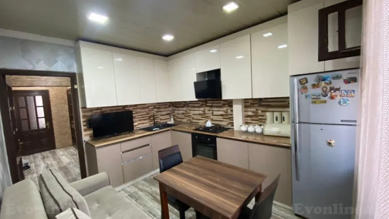 Kirayə verilir 2 otaqlı Mənzil Köhnə tikili 70 m² 9-cu mikrorayon