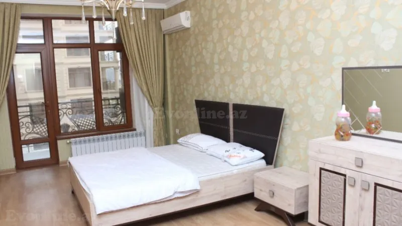 Satılır 4 otaqlı Mənzil Yeni tikili 216 m² 28 May m. - şəkil 13