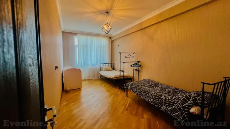 Satılır 3 otaqlı Mənzil Yeni tikili 145 m² İnşaatçılar m. - şəkil 2