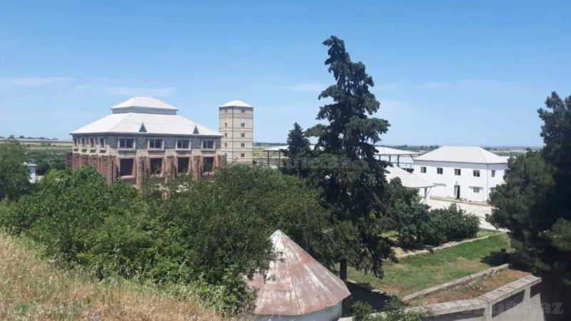 Satılır Obyekt 2600 m² Şabran