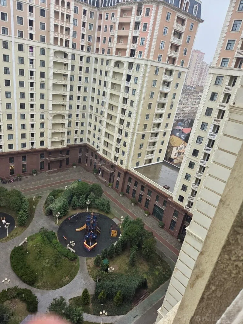 Kirayə verilir 3 otaqlı Mənzil Yeni tikili 118 m² Yasamal