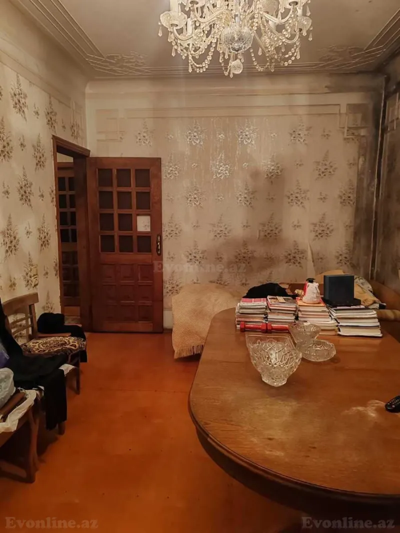 Satılır 3 otaqlı Mənzil Köhnə tikili 100 m² Yasamal r. - şəkil 2