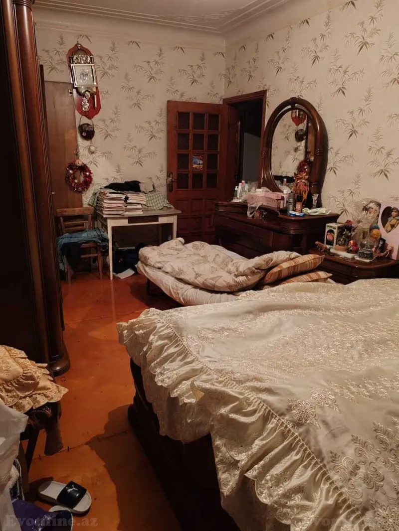 Satılır 3 otaqlı Mənzil Köhnə tikili 100 m² Yasamal r. - şəkil 4