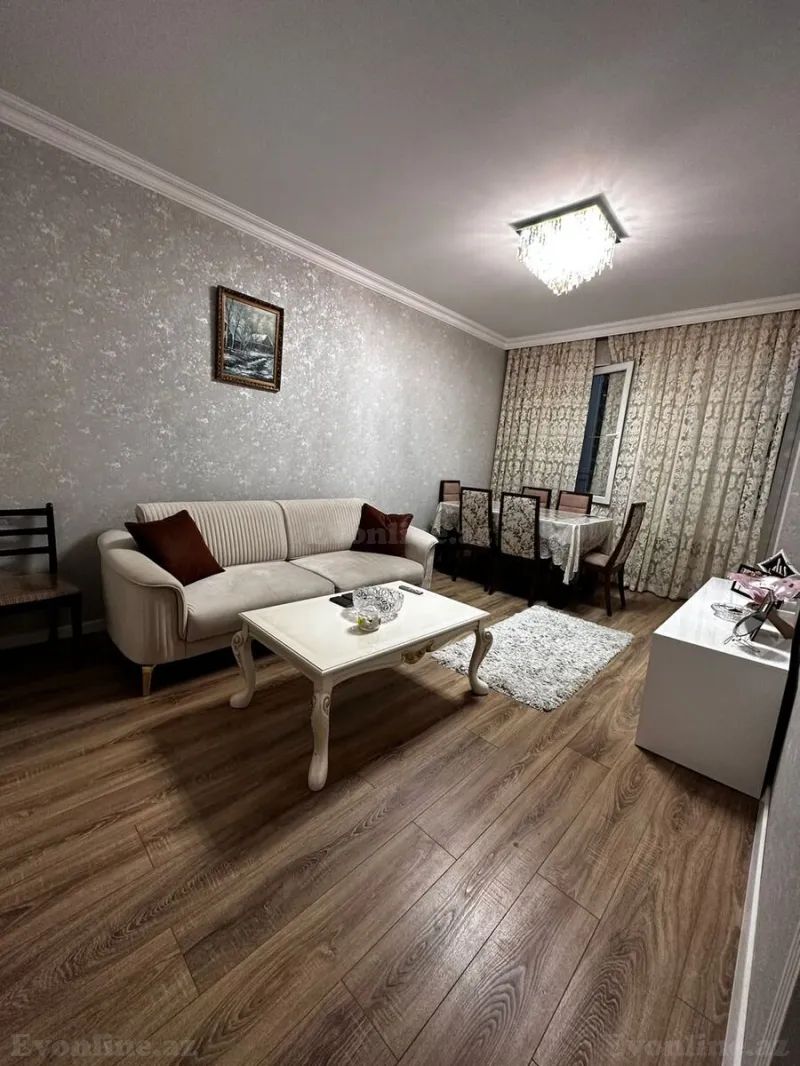 Satılır 2 otaqlı Mənzil Köhnə tikili 43 m² 7-ci mikrorayon