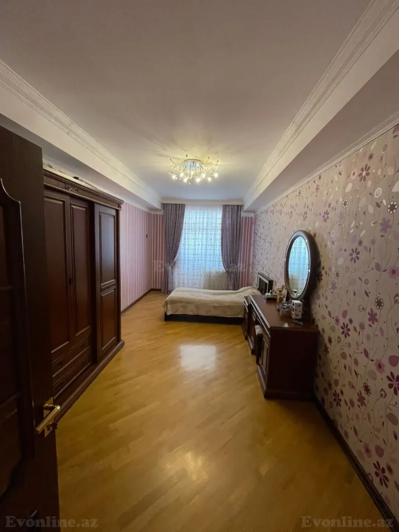 Satılır 4 otaqlı Mənzil Yeni tikili 180 m² 2-ci mikrorayon - şəkil 3