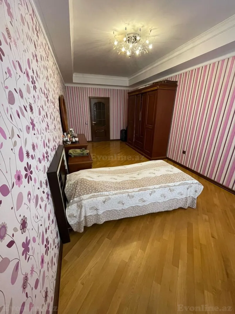 Satılır 4 otaqlı Mənzil Yeni tikili 180 m² 2-ci mikrorayon - şəkil 4