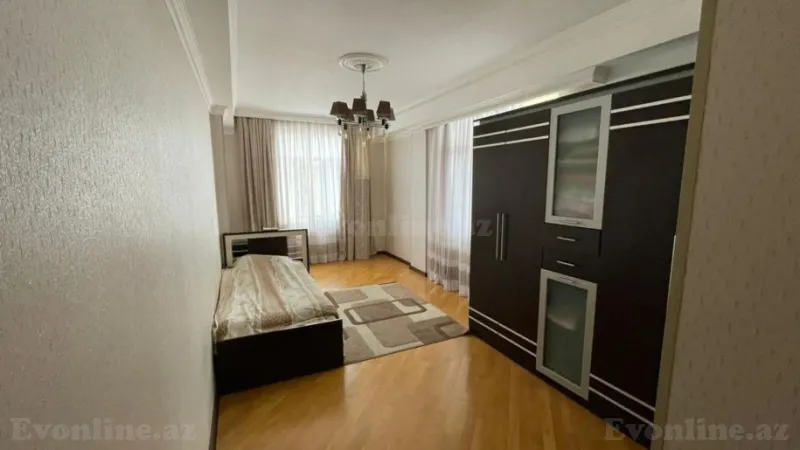Satılır 4 otaqlı Mənzil Yeni tikili 180 m² 2-ci mikrorayon - şəkil 7