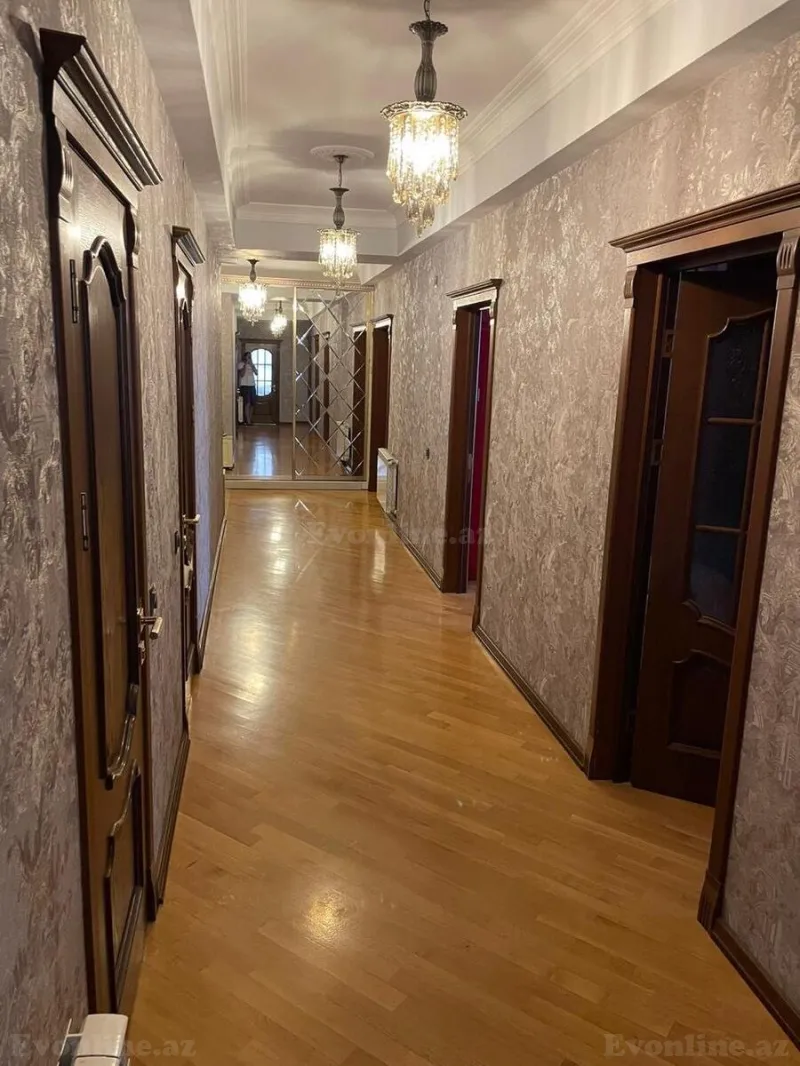 Satılır 4 otaqlı Mənzil Yeni tikili 180 m² 2-ci mikrorayon - şəkil 15
